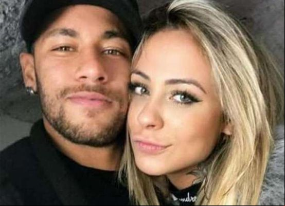 Neymar nega romance com empresária: 'É uma fã'