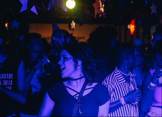 Festa Garupa ultraa os portões do shopping Fiesta e aterrissa, pela primeira vez, no Gran Fest
