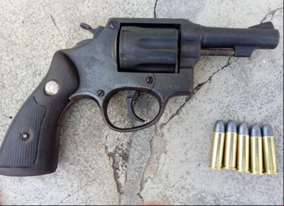 Após denúncia, homem foge da Polícia Militar e abandona revolver no mato em Canarana
