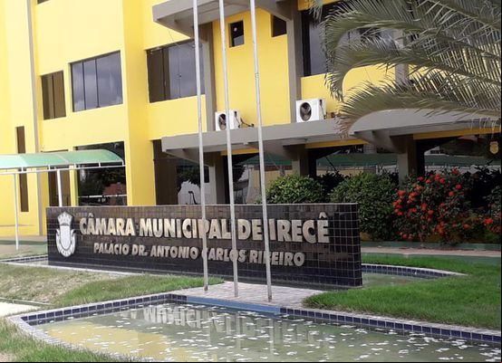 Câmara de Vereadores de Irecê dispensa licitação em contrato de R$ 55 mil para painéis de LED