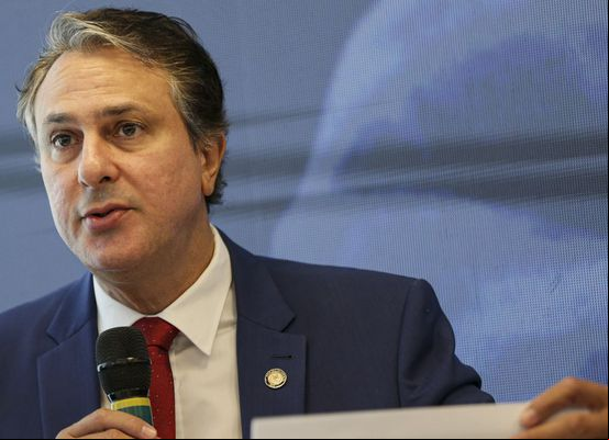 Enem 2024 registrou 12 redações com nota mil; uma da rede pública