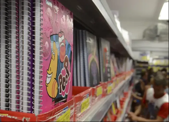 Gastos com material escolar impactam orçamento de 85% das famílias