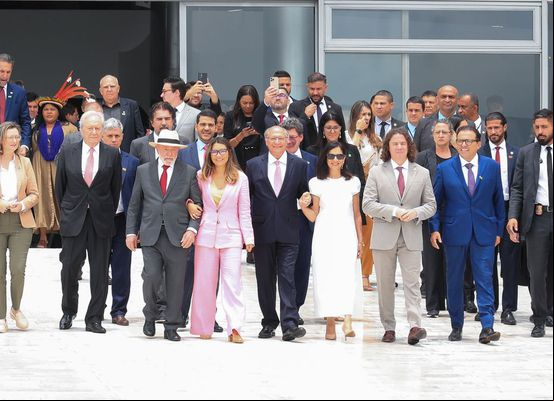 Lula: "Democracia venceu e ainda estamos aqui"