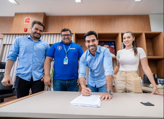 Prefeito Junior Marabá assina contrato para construção de 200 unidades do Programa Minha Casa Minha Vida