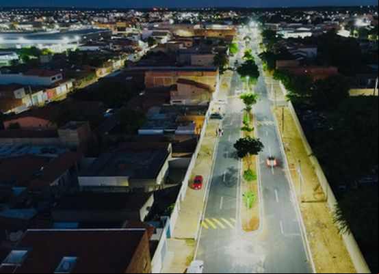 Prefeitura entrega pavimentação da Rua Demétrio da Silva Dourado