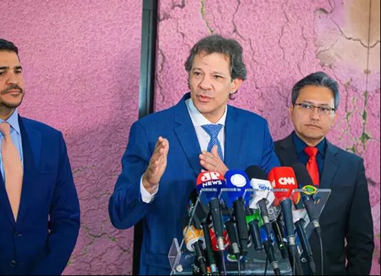 Publicada MP que proíbe cobrança diferenciada por transações com Pix
